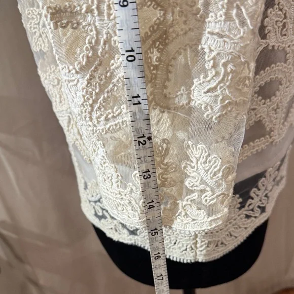 Current Air Women's Beige Lace-Trim Blouse - Picture 7 of 10